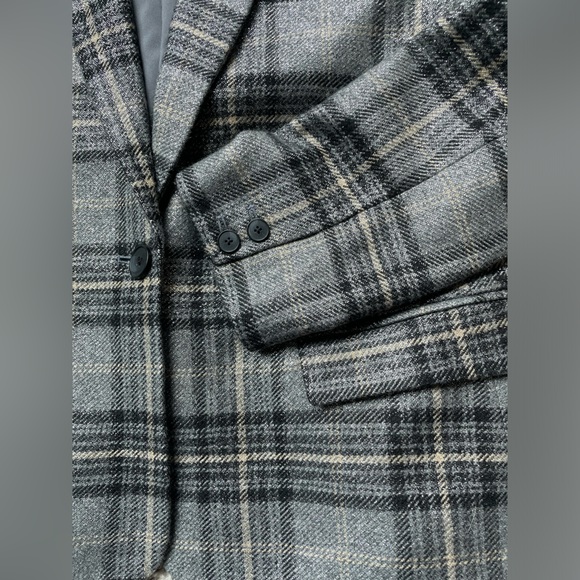 L’Agence Diana Skinny Lapel Blazer, Metallic Gray, Size 10 - Picture 11 of 16